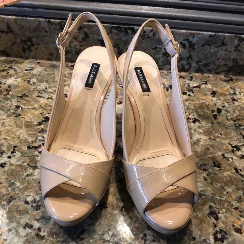 Alex Marie Cream Slingback 4” High Pumps 7.5 M.